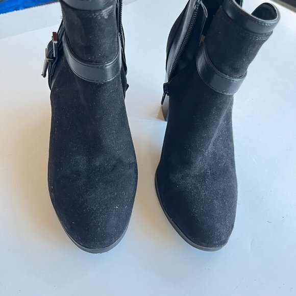 Kelly‎ & Katie DIVIA BOOTIE Shoes Black Faux Suede Womens Size 7.5M Chunky Heels - Picture 6 of 7